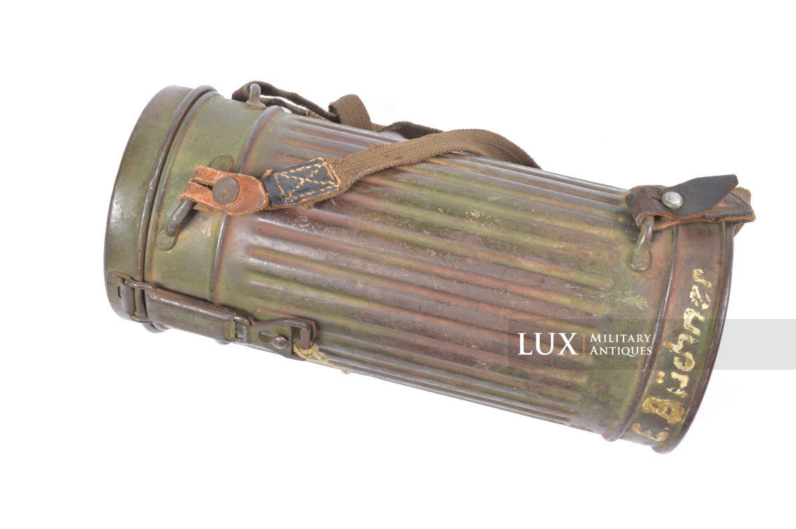 German three-tone camouflage gas mask canister set, « named / flak unit marked » - photo 9