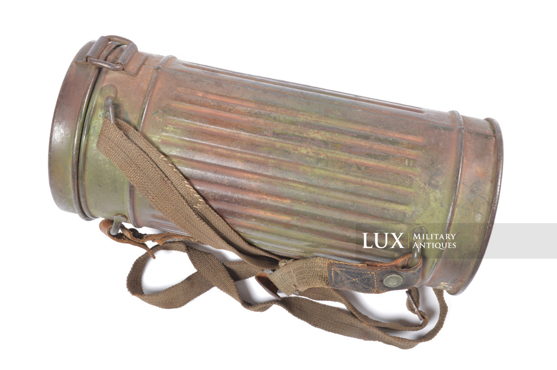 German three-tone camouflage gas mask canister set, « named / flak unit marked » - photo 11