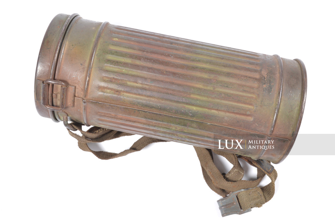 German three-tone camouflage gas mask canister set, « named / flak unit marked » - photo 12