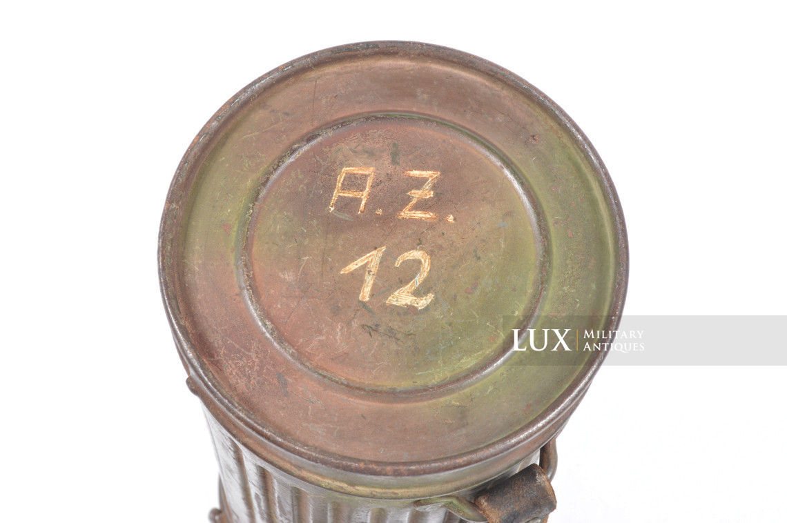 German three-tone camouflage gas mask canister set, « named / flak unit marked » - photo 15