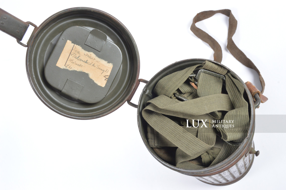 German three-tone camouflage gas mask canister set, « named / flak unit marked » - photo 39