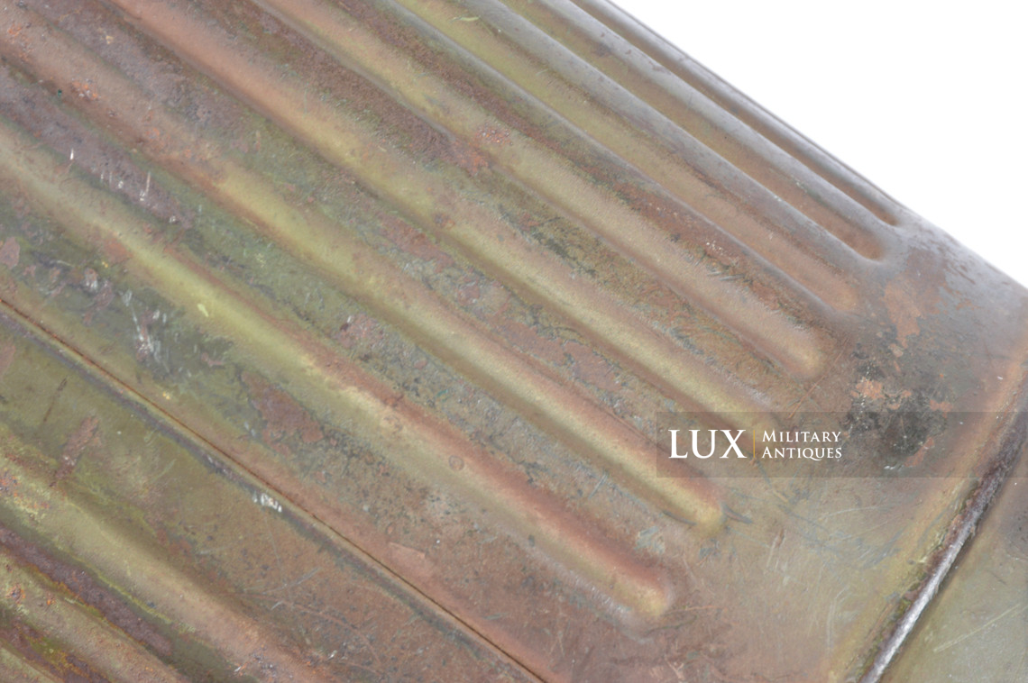 German three-tone camouflage gas mask canister set, « named / flak unit marked » - photo 23