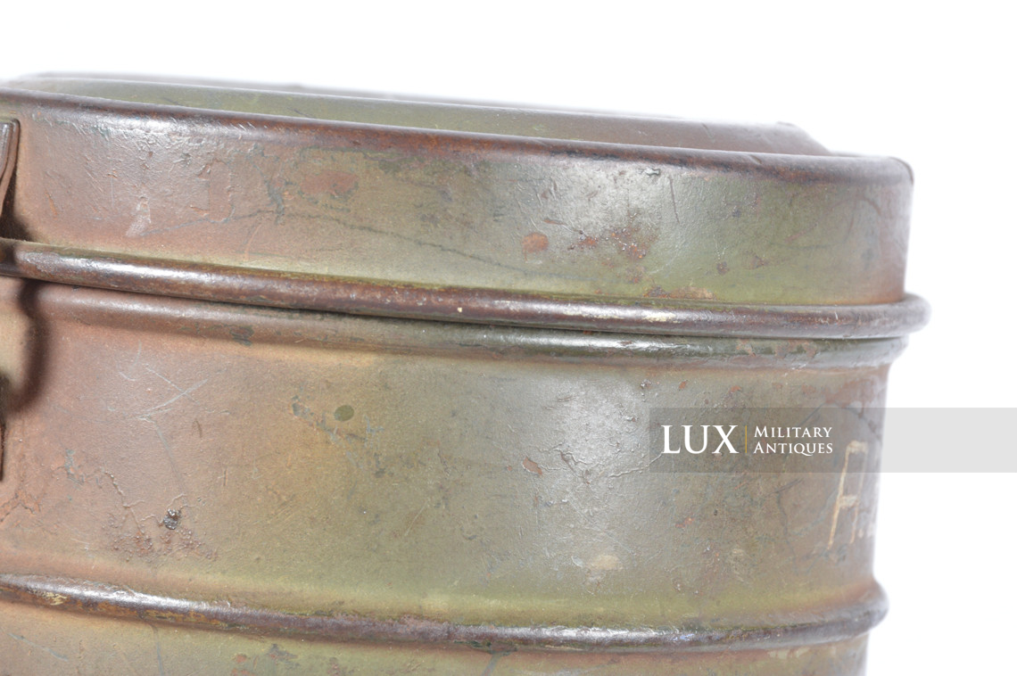 German three-tone camouflage gas mask canister set, « named / flak unit marked » - photo 24