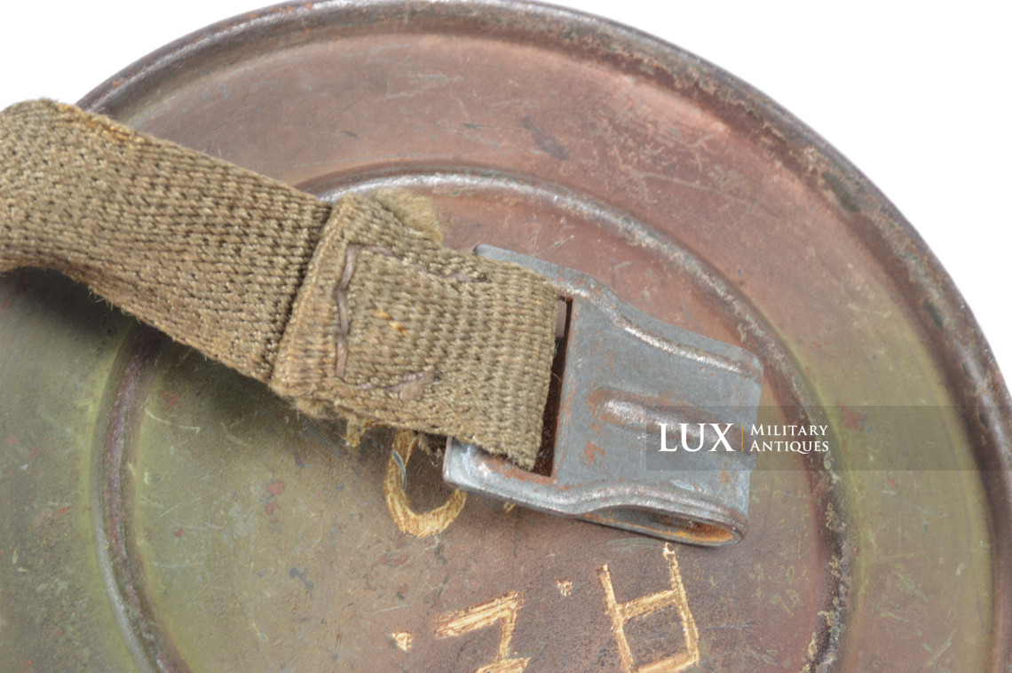 German three-tone camouflage gas mask canister set, « named / flak unit marked » - photo 27