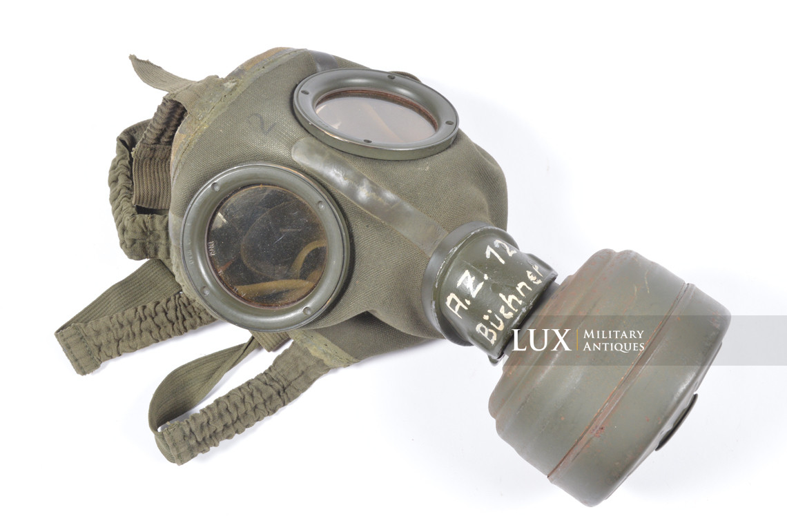German three-tone camouflage gas mask canister set, « named / flak unit marked » - photo 43