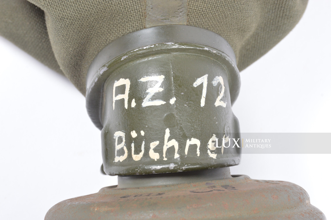 German three-tone camouflage gas mask canister set, « named / flak unit marked » - photo 44