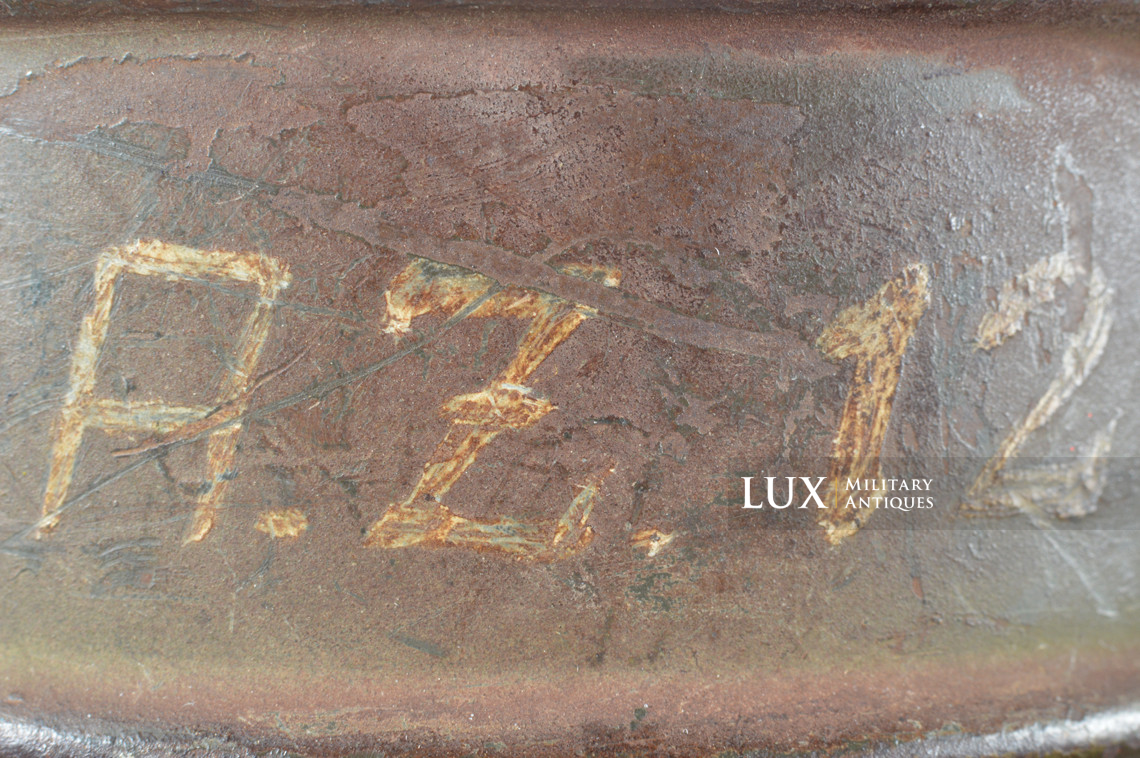 German three-tone camouflage gas mask canister set, « named / flak unit marked » - photo 29