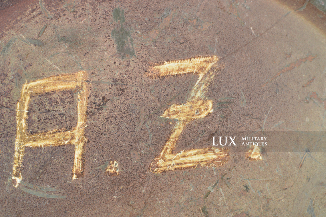 German three-tone camouflage gas mask canister set, « named / flak unit marked » - photo 33