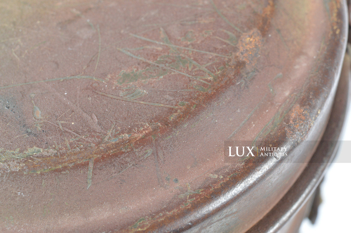 German three-tone camouflage gas mask canister set, « named / flak unit marked » - photo 38