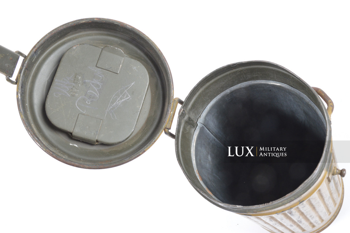 German tan camouflage gas mask canister, « Uffz Reckert » - photo 32