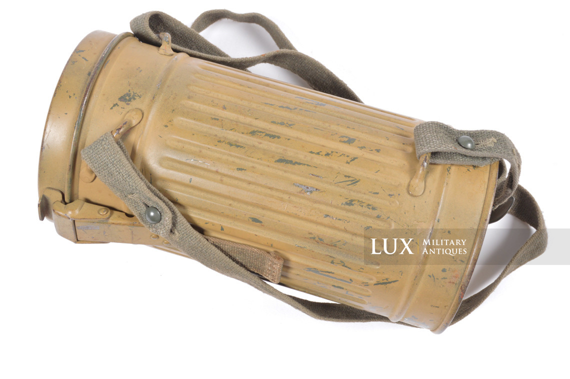 German early short tan camouflage gas mask canister - photo 8