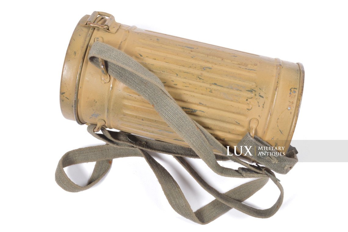 German early short tan camouflage gas mask canister - photo 9