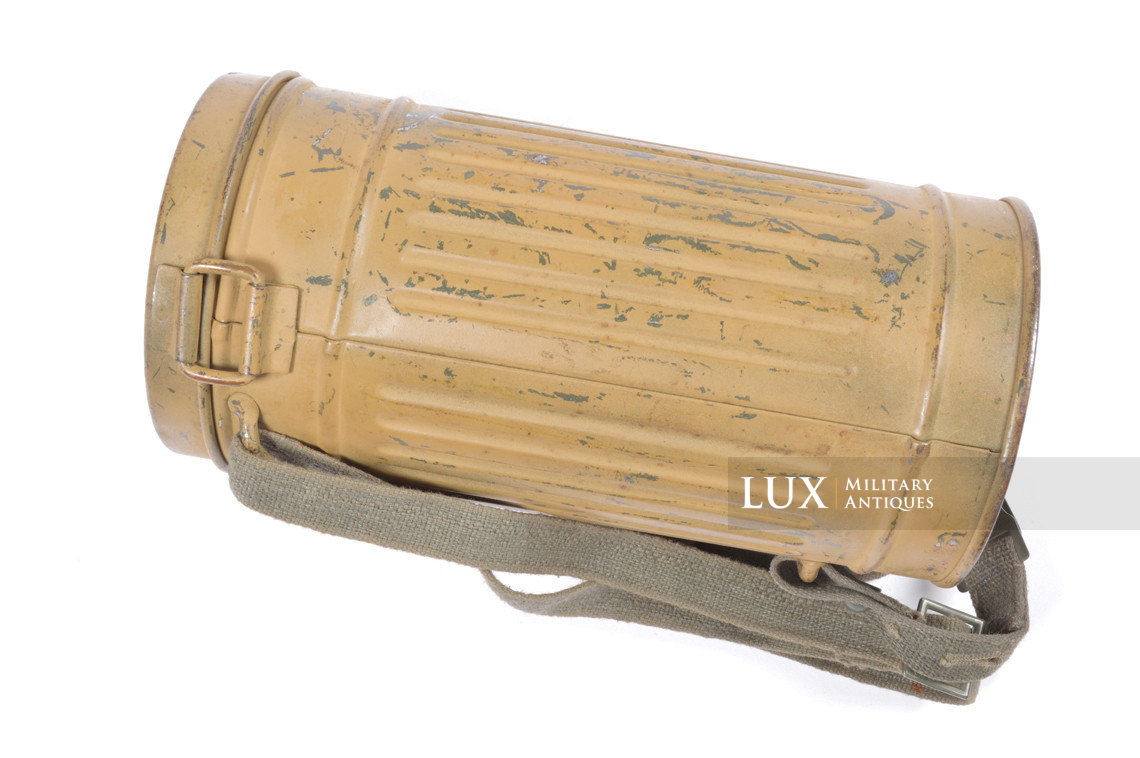 German early short tan camouflage gas mask canister - photo 10