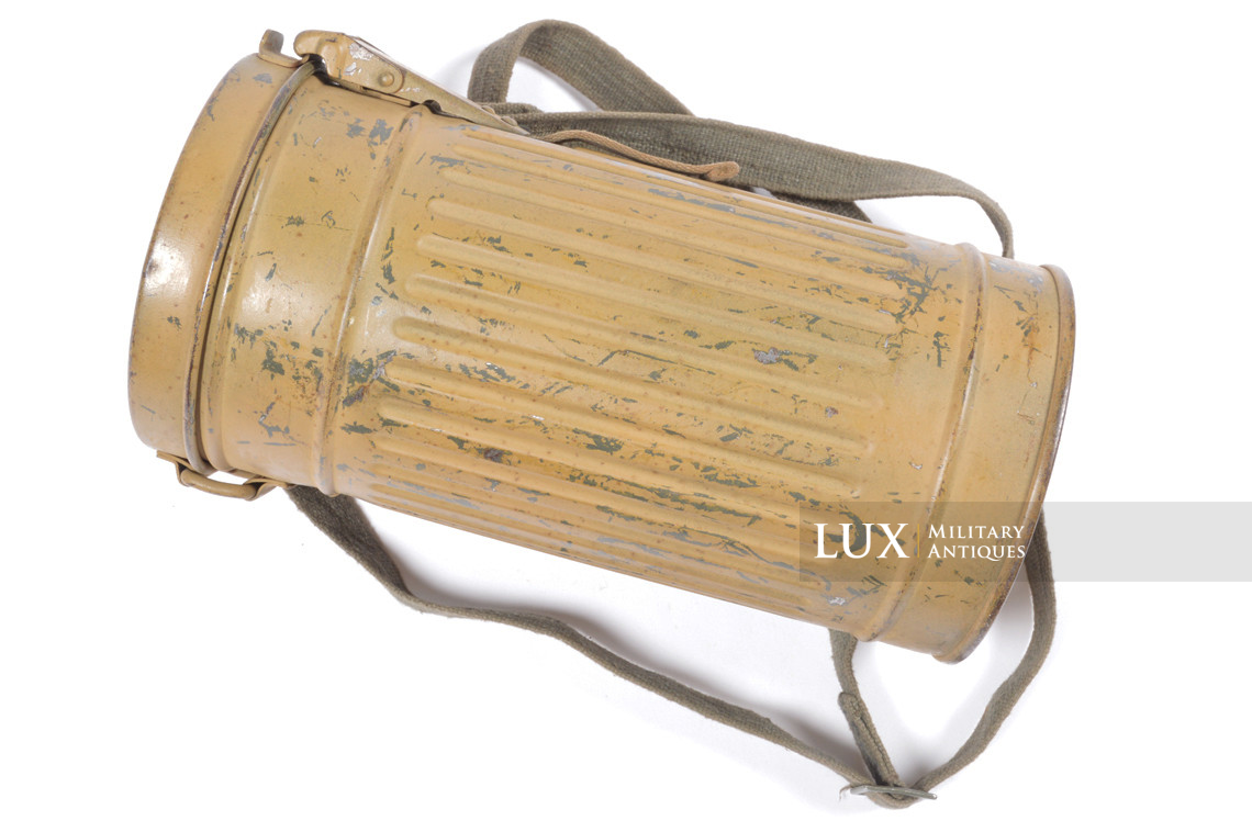 German early short tan camouflage gas mask canister - photo 12