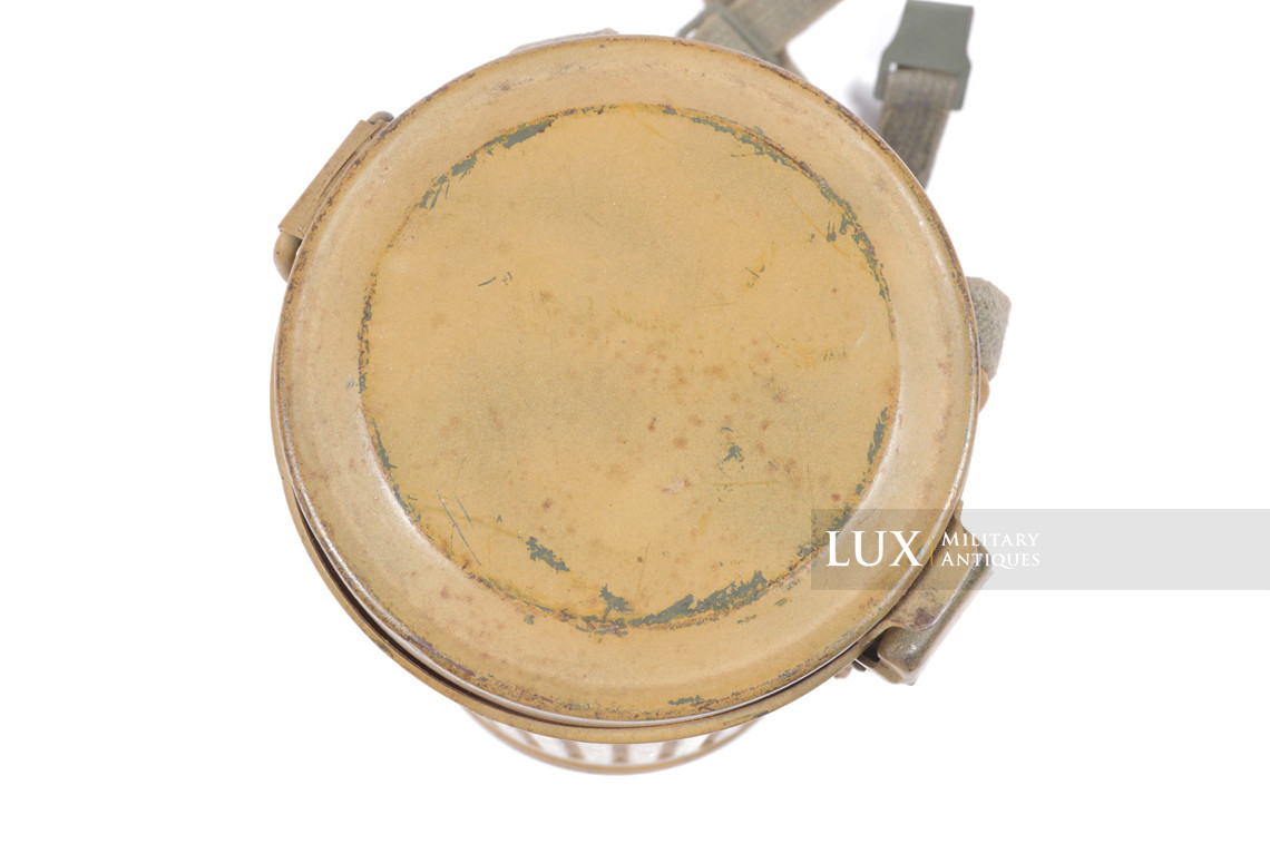 German early short tan camouflage gas mask canister - photo 13