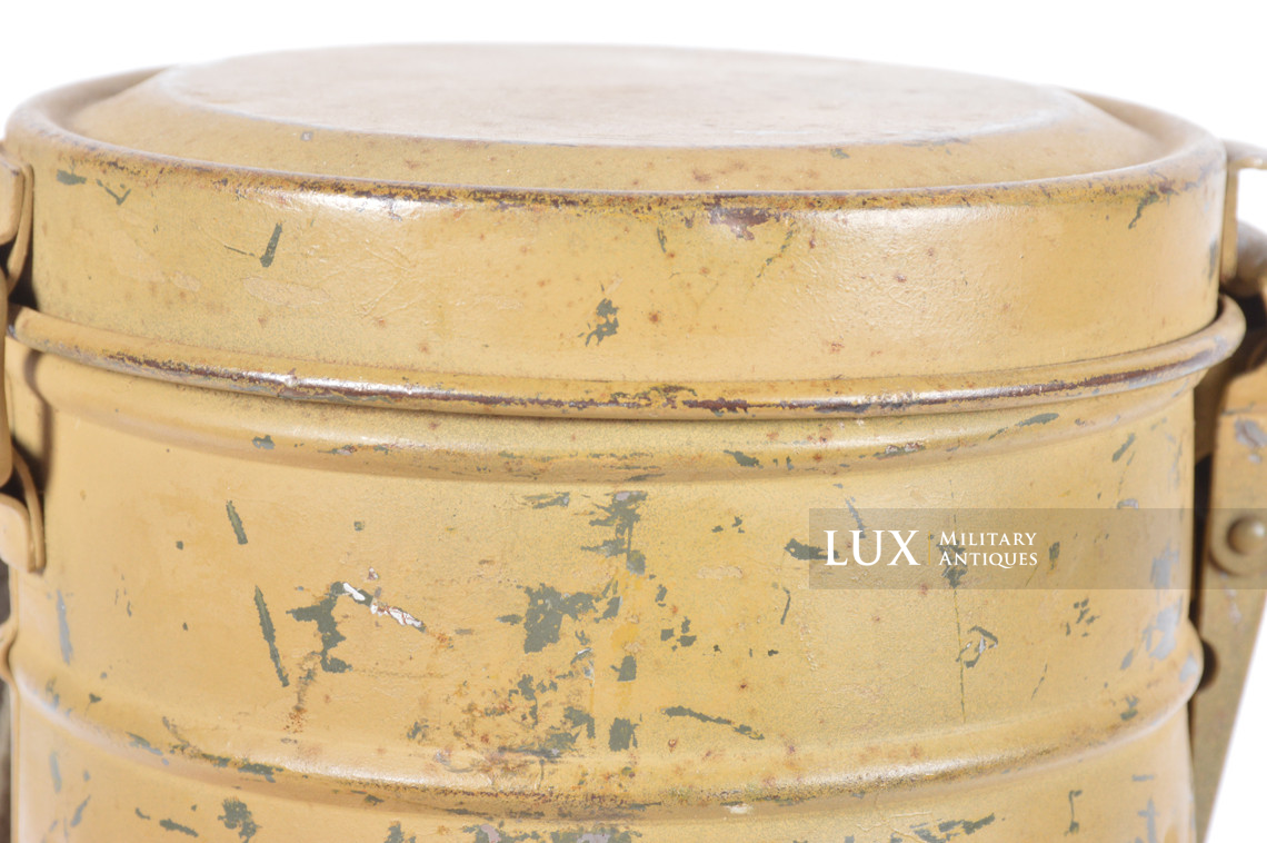 German early short tan camouflage gas mask canister - photo 19