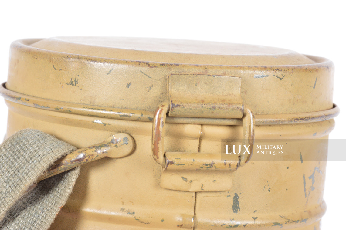 German early short tan camouflage gas mask canister - photo 20