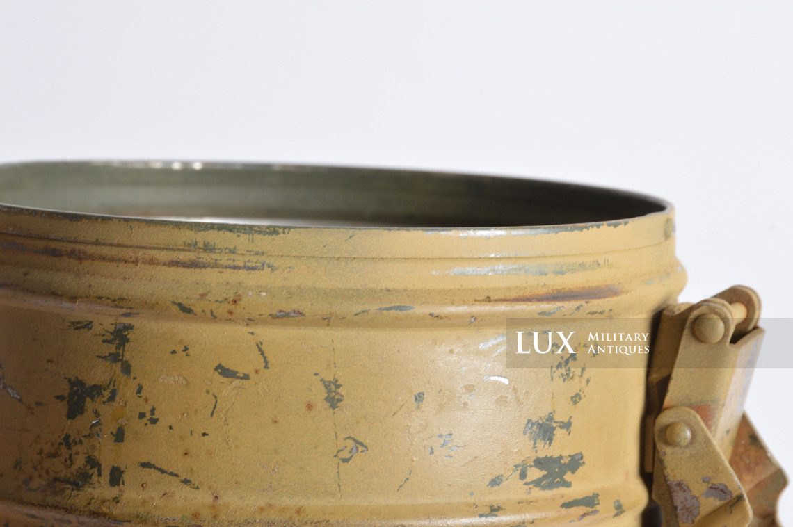 German early short tan camouflage gas mask canister - photo 39