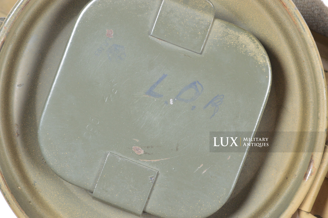 German early short tan camouflage gas mask canister - photo 42