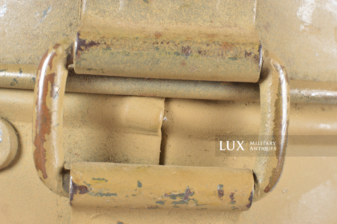 German early short tan camouflage gas mask canister - photo 30