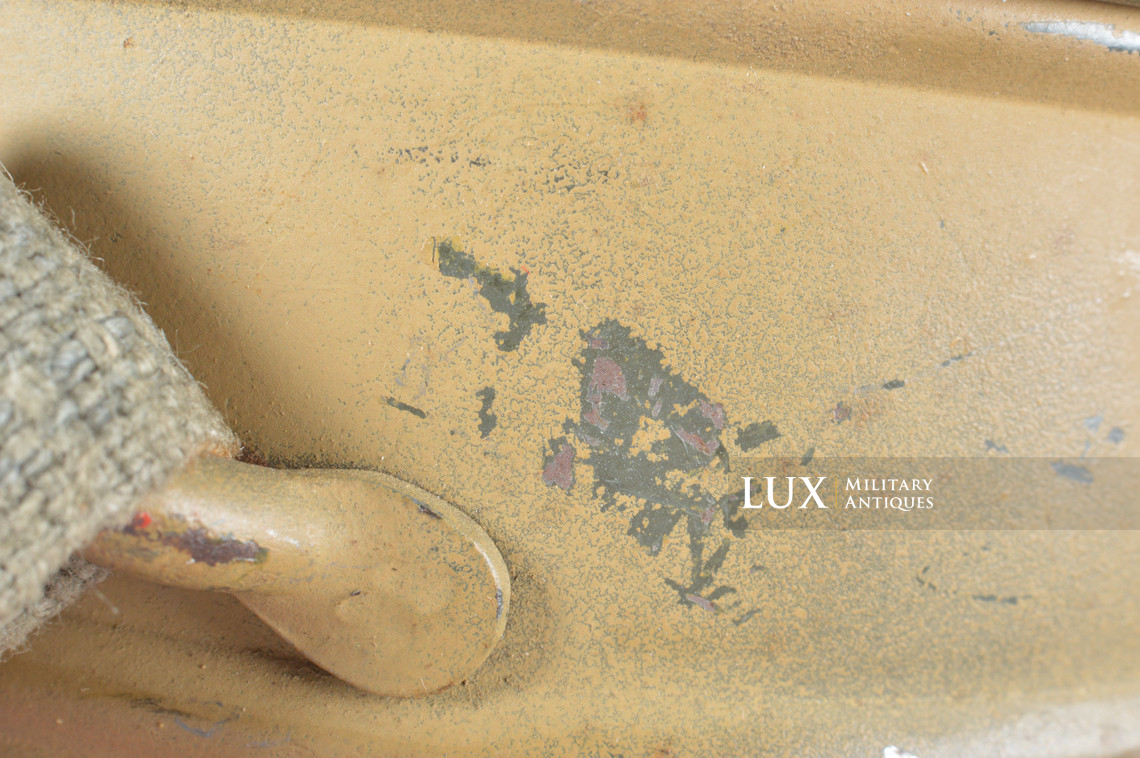 German early short tan camouflage gas mask canister - photo 33