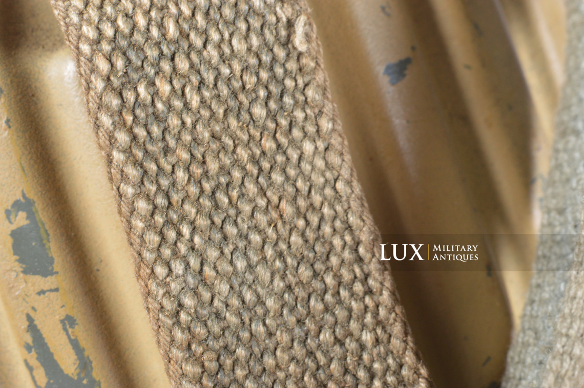 German early short tan camouflage gas mask canister - photo 35