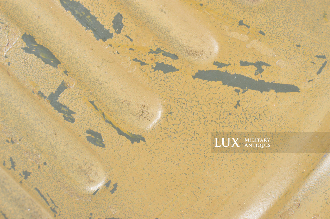 German early short tan camouflage gas mask canister - photo 36