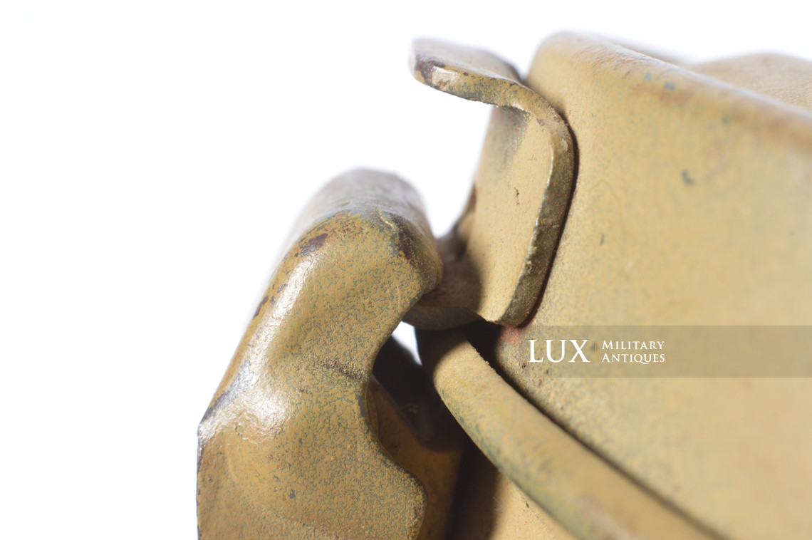 German early short tan camouflage gas mask canister - photo 38