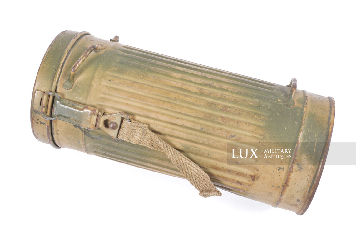 German two-tone camouflage gas mask canister - photo 7