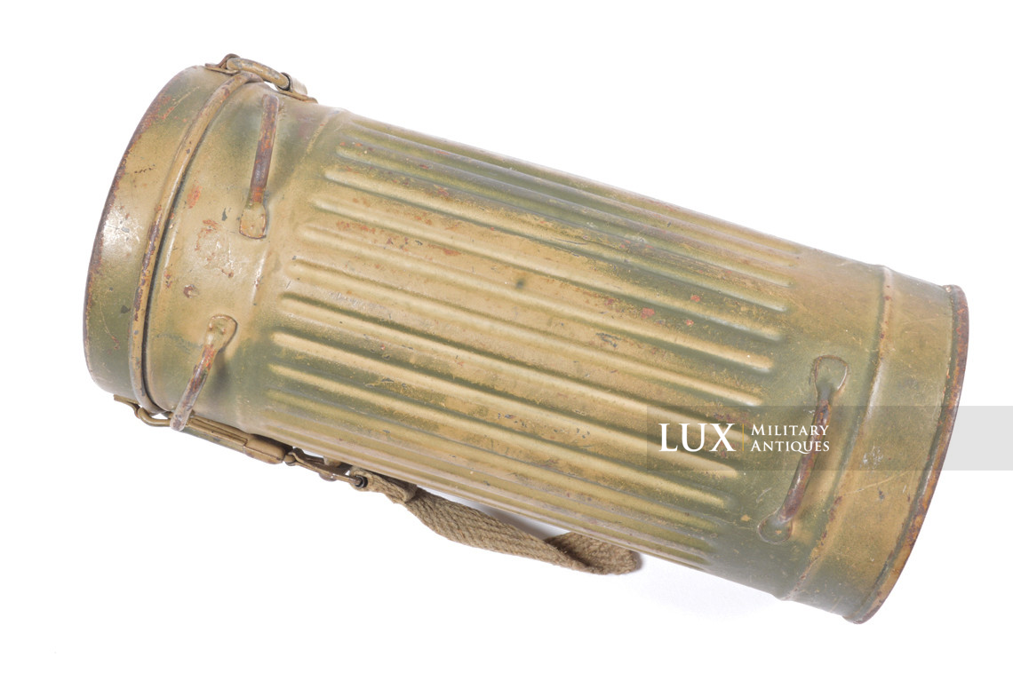 German two-tone camouflage gas mask canister - photo 8