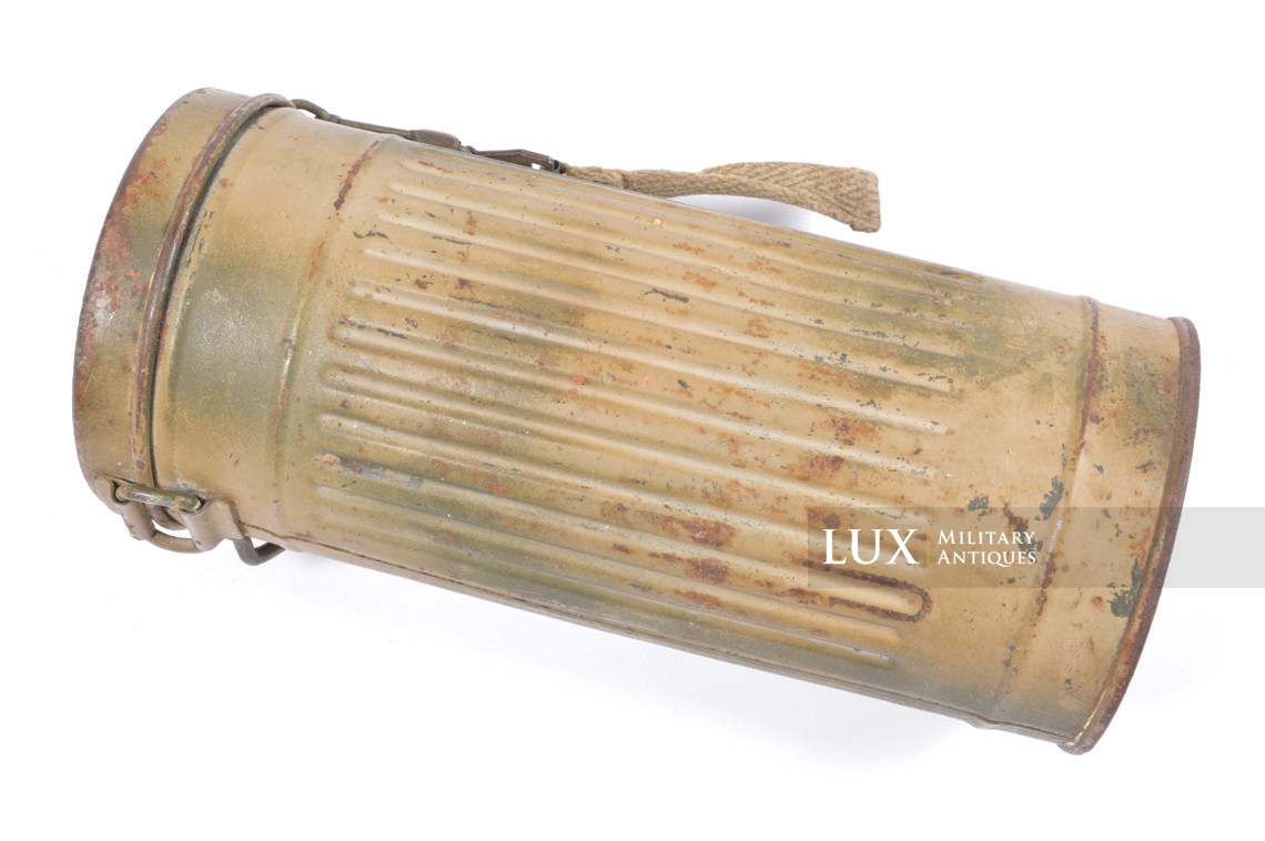 German two-tone camouflage gas mask canister - photo 10