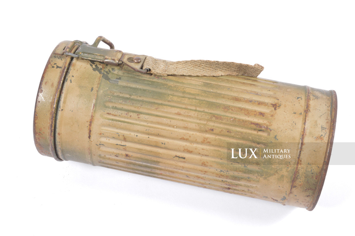 German two-tone camouflage gas mask canister - photo 11
