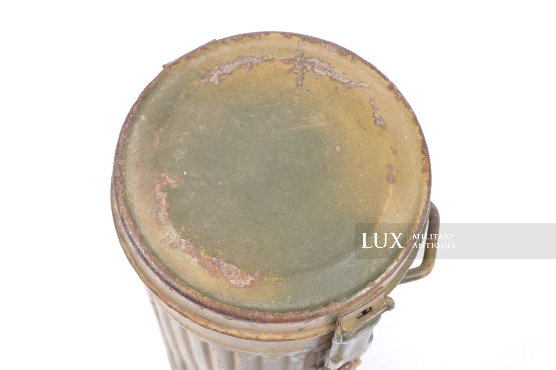 German two-tone camouflage gas mask canister - photo 12