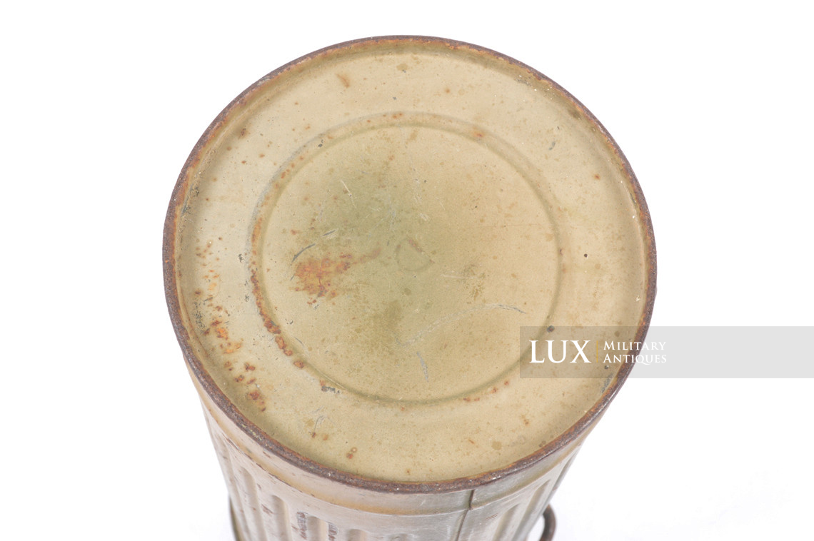 German two-tone camouflage gas mask canister - photo 13