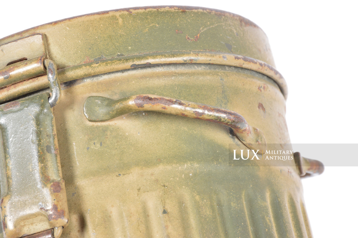 German two-tone camouflage gas mask canister - photo 15