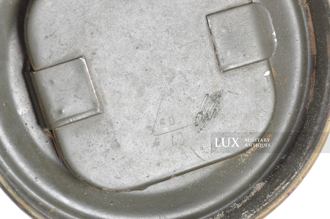German two-tone camouflage gas mask canister - photo 35