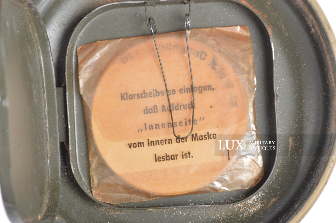 German two-tone camouflage gas mask canister - photo 36