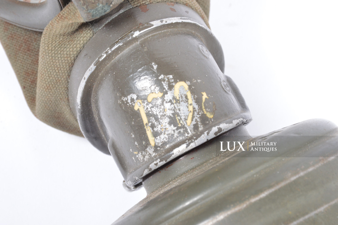 German two-tone camouflage gas mask canister - photo 39