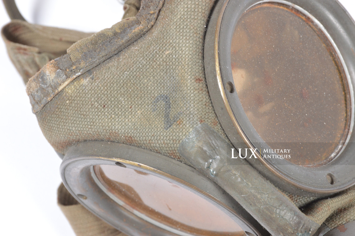 German two-tone camouflage gas mask canister - photo 40