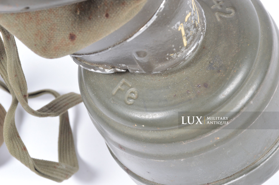 German two-tone camouflage gas mask canister - photo 42
