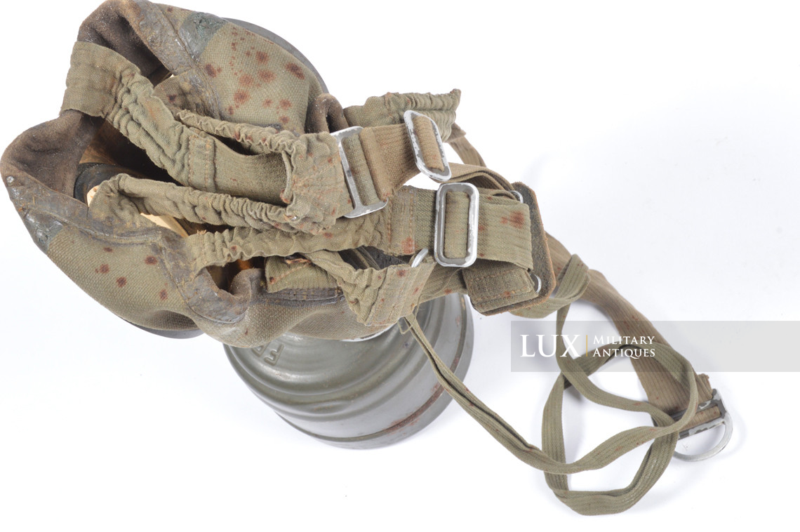 German two-tone camouflage gas mask canister - photo 44