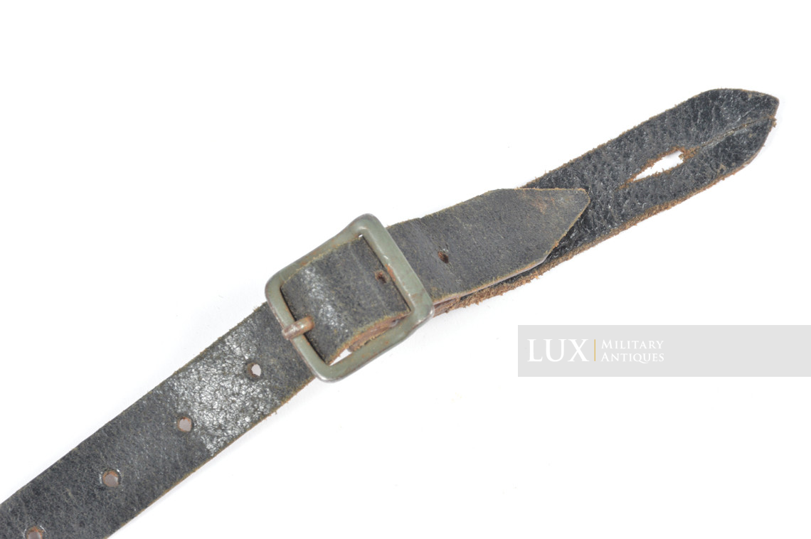 Jugulaire de casque allemand, « G. SINGER KLATTAU 1942 » - photo 8