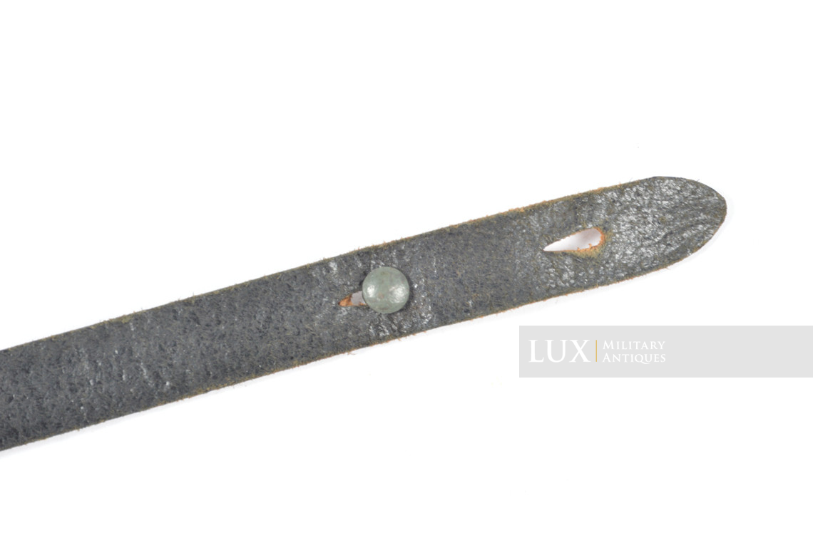 Jugulaire de casque allemand, « G. SINGER KLATTAU 1942 » - photo 12