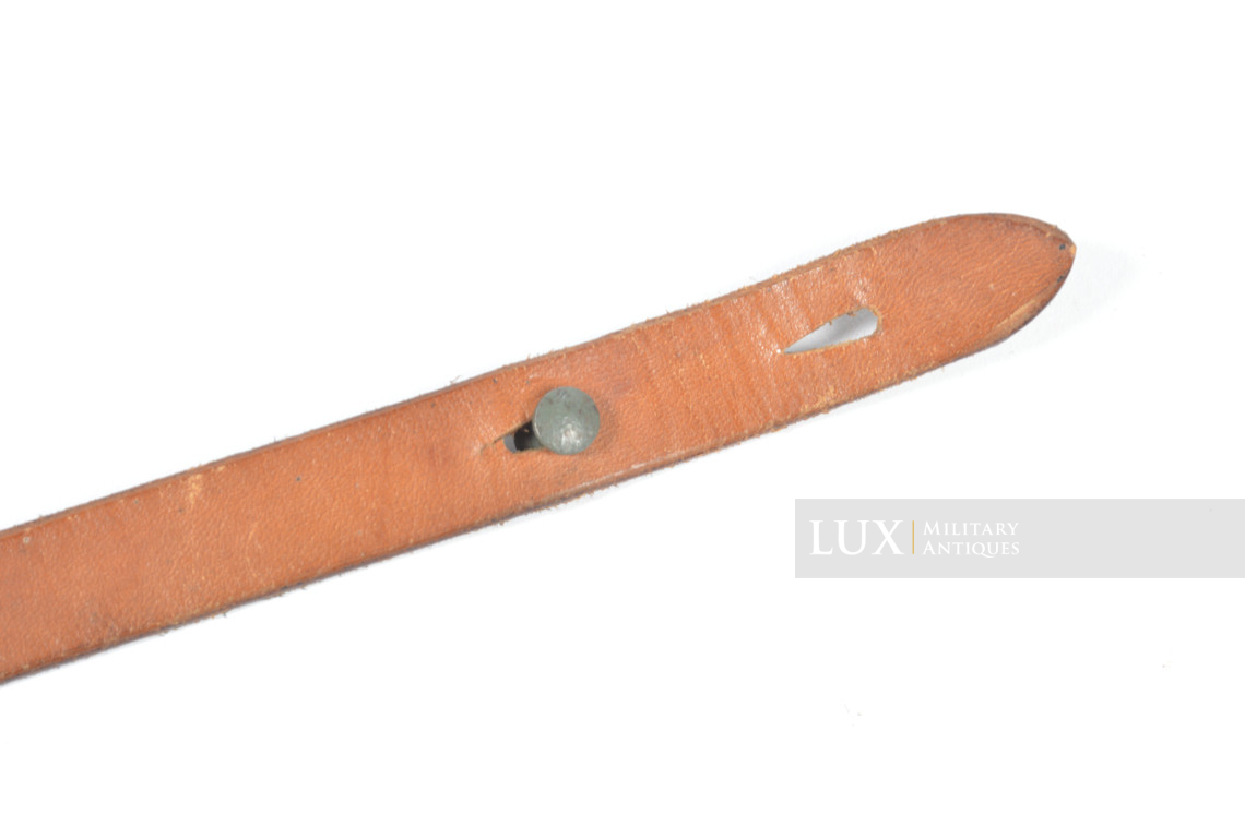 Jugulaire de casque allemand, « G. SINGER KLATTAU 1942 » - photo 13