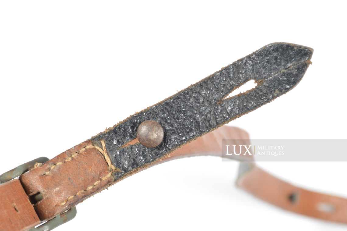 Jugulaire de casque allemand, « G. SINGER KLATTAU 1942 » - photo 14