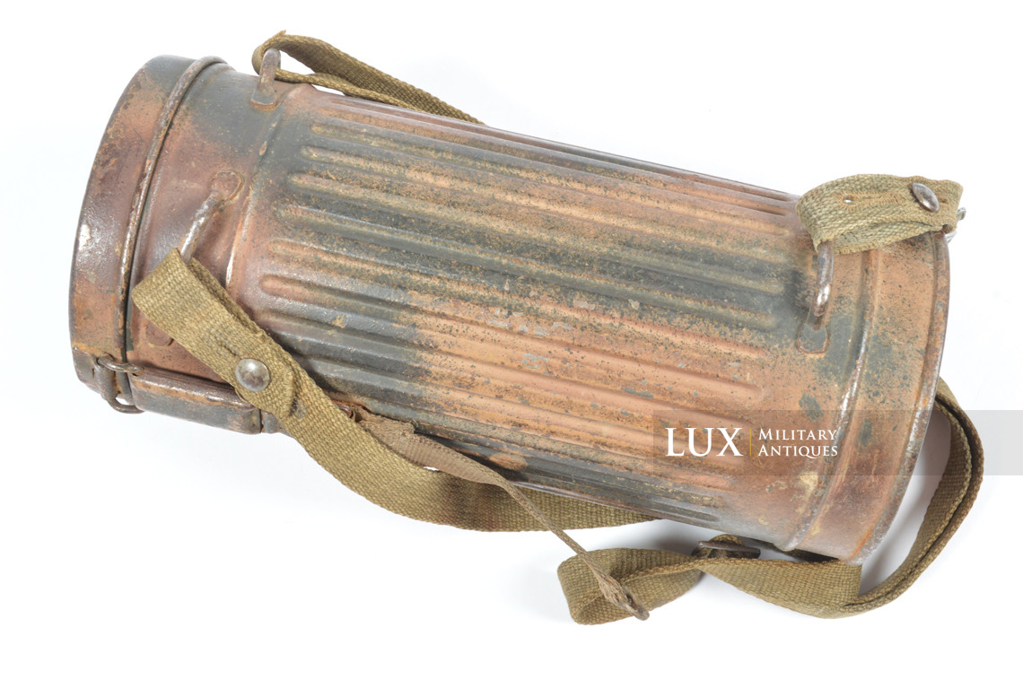 Ensemble boîtier de masque anti-gaz allemand camouflé trois tons, « Normandie » - photo 9