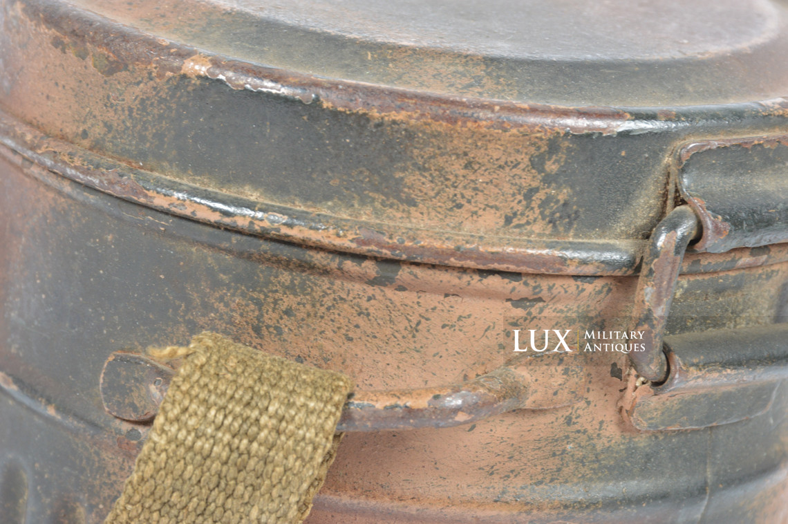 Ensemble boîtier de masque anti-gaz allemand camouflé trois tons, « Normandie » - photo 19