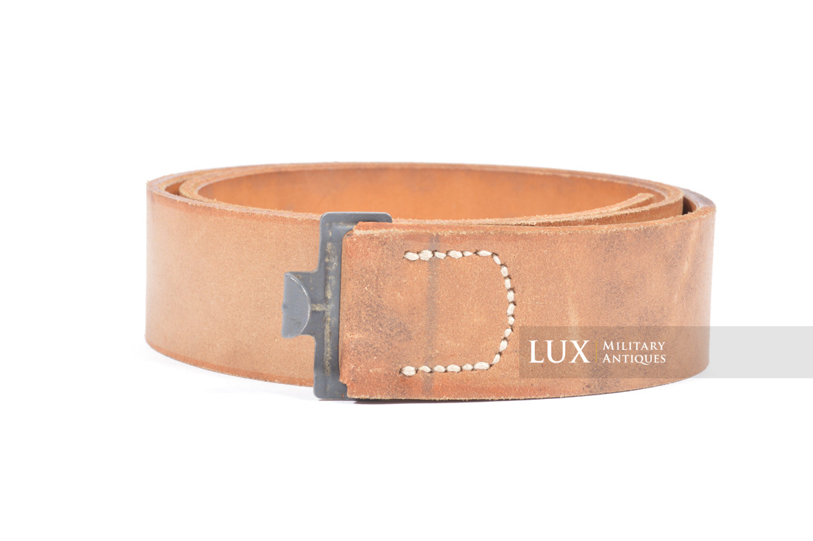 Rare late war German leather belt in natural brown leather, « RBNr » - photo 4