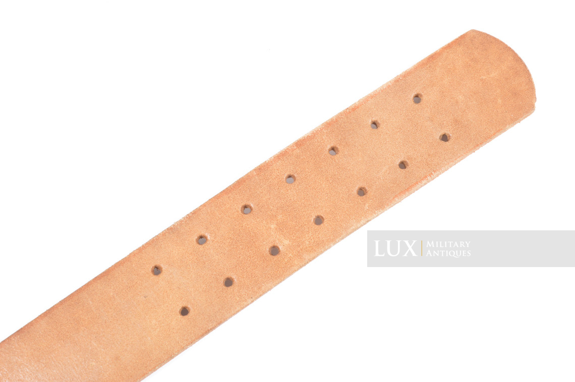 Rare late war German leather belt in natural brown leather, « RBNr » - photo 12