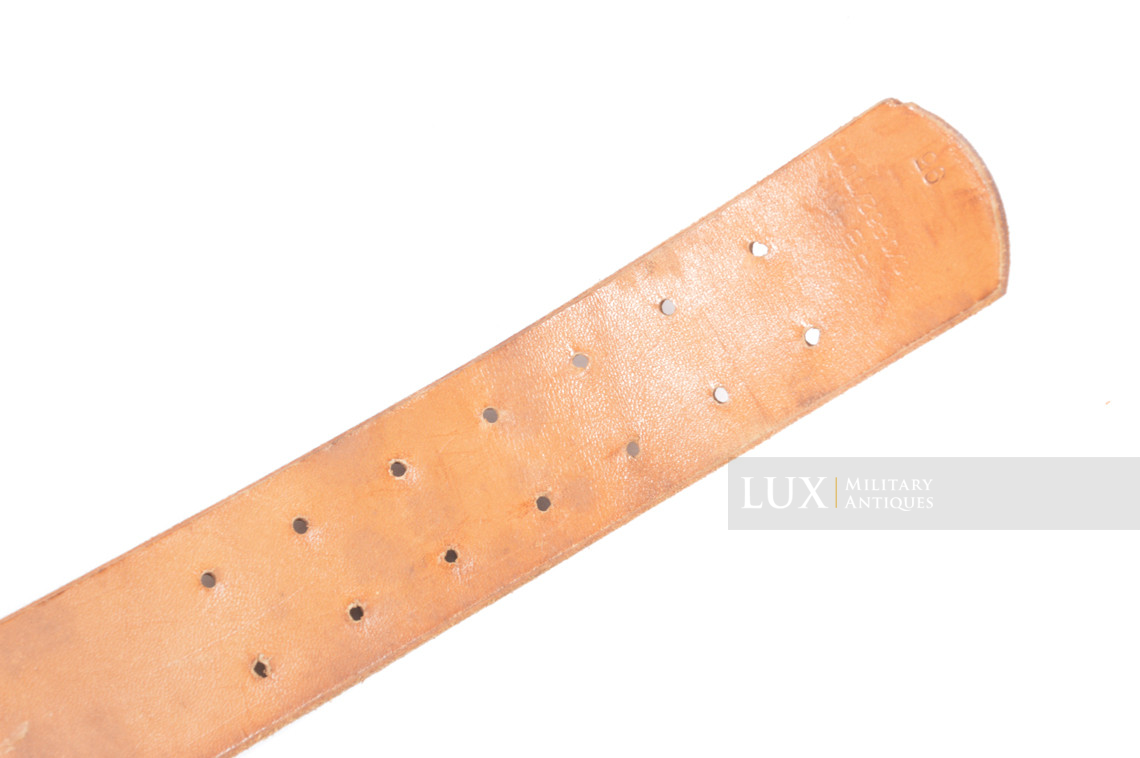 Rare late war German leather belt in natural brown leather, « RBNr » - photo 13